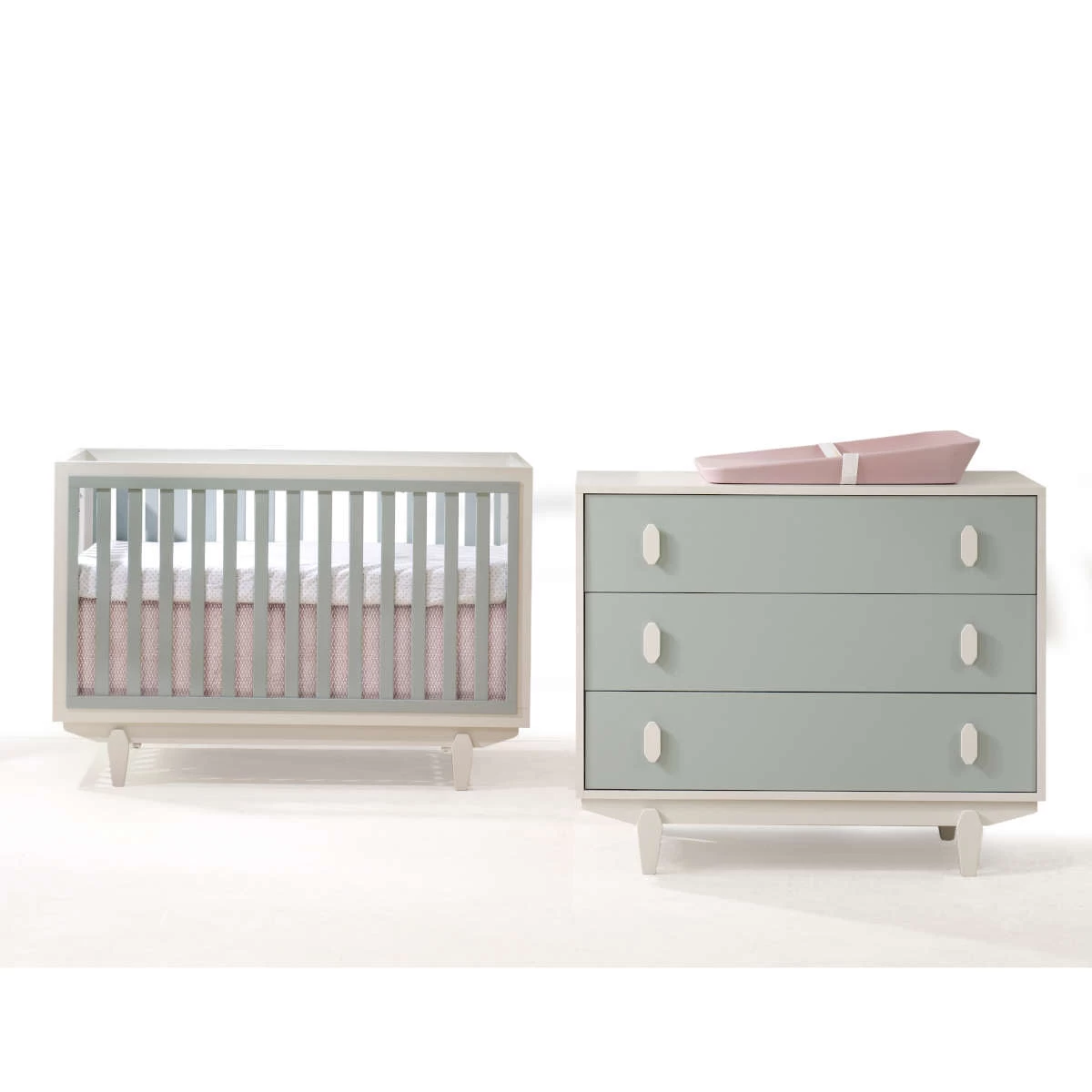 Tulip Tate Collection Classic Crib + 3-Drawer Dresser Set 5 Tulip Tate Collection Classic Crib + 3-Drawer Dresser Set - Image 3