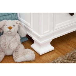 Franklin & Ben Classic Nightstand -Kid Furniture M7660RW Lifestyle 04 622e366d a59b 4d4a a630 c2cbba3c866e